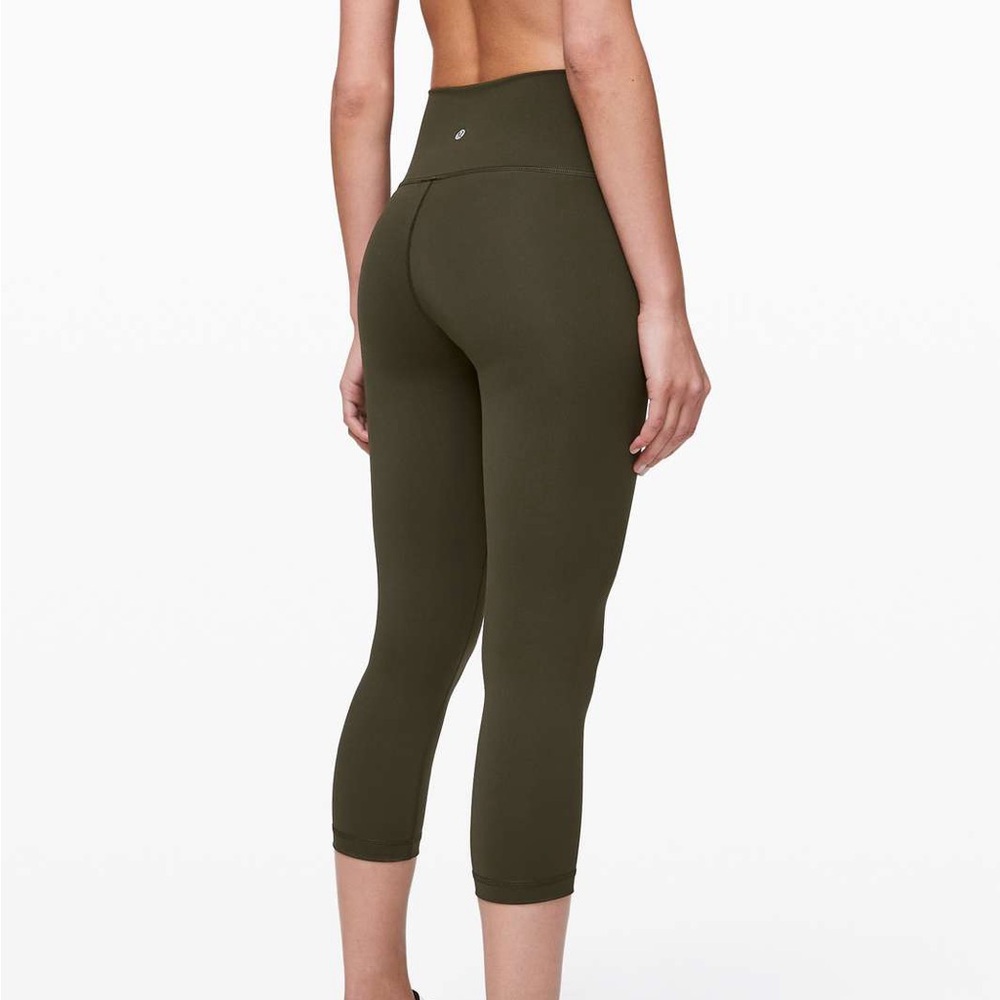 lululemon cropped length size 4 olive green leggings